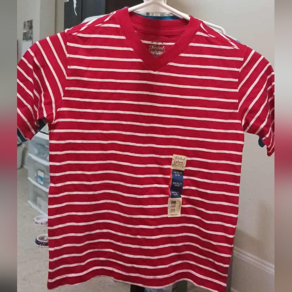 Faded Glory Red and White Striped Boys Shirt Size 4/5.  A-30